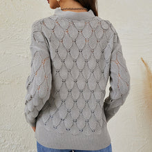 Laden Sie das Bild in den Galerie-Viewer, Modischer Pullover mit Ausschnitten