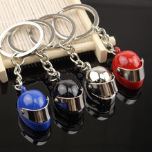 Laden Sie das Bild in den Galerie-Viewer, Motorradhelm Schlüsselanhänger aus Metall