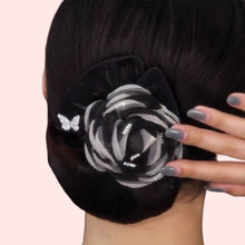 Laden Sie das Bild in den Galerie-Viewer, Exquisites Haarartefakt in Kamelienform