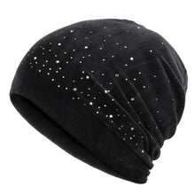 Laden Sie das Bild in den Galerie-Viewer, Weiche Wintermütze mit Strass