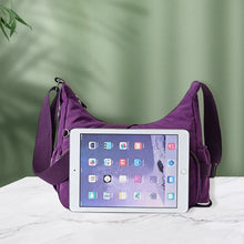 Laden Sie das Bild in den Galerie-Viewer, Reisetasche aus Nylon mit Reißverschluss