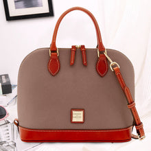 Laden Sie das Bild in den Galerie-Viewer, Muscheltasche aus Leder mit Reißverschluss