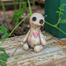 Laden Sie das Bild in den Galerie-Viewer, Voodoo Puppenkegelbrenner, Weihrauchbrenner