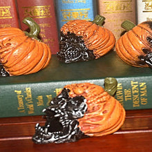 Laden Sie das Bild in den Galerie-Viewer, Halloween-Dekorationen - Böser Kürbisschädel