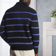 Laden Sie das Bild in den Galerie-Viewer, Gestreifter Strickpullover mit Revers