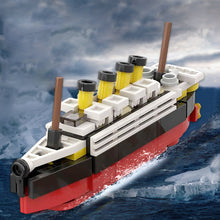 Laden Sie das Bild in den Galerie-Viewer, Mini Titanic-Kreuzfahrtschiffmodell