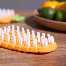 Laden Sie das Bild in den Galerie-Viewer, Multifunktionale Karotten-Reinigungsbürste