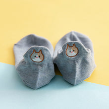 Laden Sie das Bild in den Galerie-Viewer, Damen Socken mit Katzenstickerei