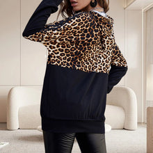 Laden Sie das Bild in den Galerie-Viewer, Sweatshirt mit Leopardenmuster