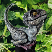 Laden Sie das Bild in den Galerie-Viewer, Lebendige Dinosaurier-Dekoration