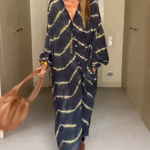 Laden Sie das Bild in den Galerie-Viewer, Lockeres Kleid mit V-Ausschnitt