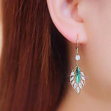 Laden Sie das Bild in den Galerie-Viewer, Armband aus Hetian-Jade mit Blatt