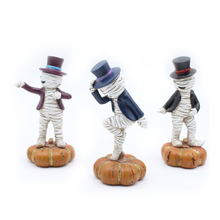 Laden Sie das Bild in den Galerie-Viewer, Halloween tanzende Mumie Ornamente
