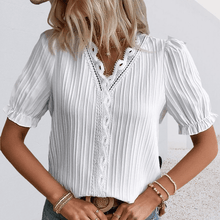 Laden Sie das Bild in den Galerie-Viewer, Elegante Bluse mit V-Ausschnitt und schlichter Spitze