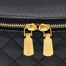 Laden Sie das Bild in den Galerie-Viewer, Rhombus Brusttasche aus weichem Leder