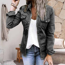 Laden Sie das Bild in den Galerie-Viewer, Einfarbige Plissierte Jeansjacke mit Reverskragen