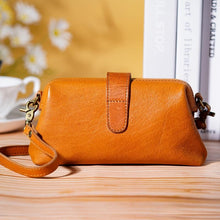 Laden Sie das Bild in den Galerie-Viewer, Vintage handgemachte Ledertasche