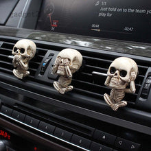 Laden Sie das Bild in den Galerie-Viewer, Kreative Auto Schädel Ghost Head Aromatherapie