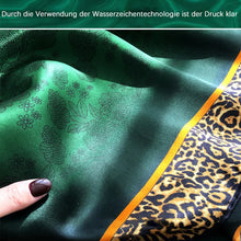 Laden Sie das Bild in den Galerie-Viewer, Stylischer Schal mit Leopardenmuster