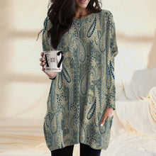 Laden Sie das Bild in den Galerie-Viewer, T-Shirt mit Taschendruck