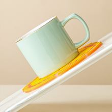 Laden Sie das Bild in den Galerie-Viewer, Nettes wärmeisolierendes und verbrühungshemmendes Tischset