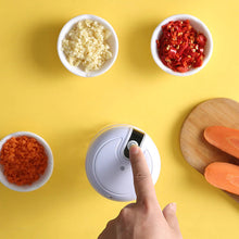 Laden Sie das Bild in den Galerie-Viewer, Mini Knoblauchmaschine