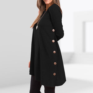 Kleid mit seitlichen Knöpfen