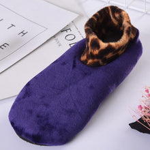 Laden Sie das Bild in den Galerie-Viewer, Rutschfeste Thermosocken für den Innenbereich