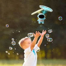 Laden Sie das Bild in den Galerie-Viewer, Wiederaufladbares ferngesteuertes Astronautenspielzeug