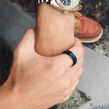 Laden Sie das Bild in den Galerie-Viewer, Gefrosteter drehbarer Ring