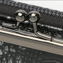 Laden Sie das Bild in den Galerie-Viewer, Glänzende Umhängetasche mit Schlangenprint