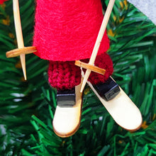 Laden Sie das Bild in den Galerie-Viewer, Kreativer Skipuppen-Weihnachtsbaumschmuck aus Vliesstoff