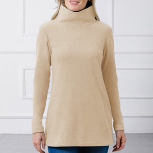 Einfarbiger Rollkragenpullover mit Tasche