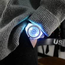 Laden Sie das Bild in den Galerie-Viewer, Leuchtende diamantbesetzte Quarzuhr