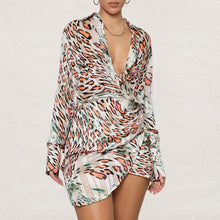Laden Sie das Bild in den Galerie-Viewer, Stilvolles Chiffon-Kleid mit V-Ausschnitt