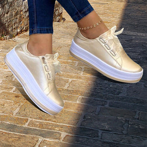 Stilvolle Freizeitschuhe mit dicken Sohlen