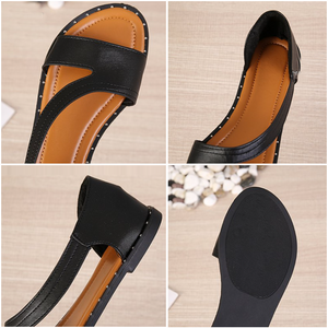 Flache Sandalen mit offener Zehenpartie und Nieten