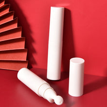 Laden Sie das Bild in den Galerie-Viewer, Feuchtigkeitsspendender Pflege-Lippenbalsam