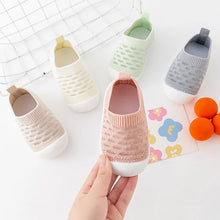 Laden Sie das Bild in den Galerie-Viewer, Rutschfeste Babyschuhe mit Mesh-Material