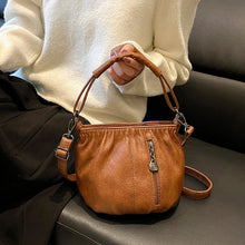 Laden Sie das Bild in den Galerie-Viewer, Retro Messenger Handtasche mit großer Kapazität im Freien