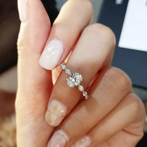 Trendiger ovaler Diamantring