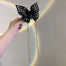 Laden Sie das Bild in den Galerie-Viewer, Schmetterling Ausschnitt Quaste große Haarspange
