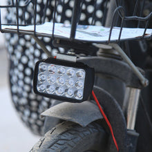 Laden Sie das Bild in den Galerie-Viewer, Externe LED-Scheinwerfer mit 15 Lampenperlen