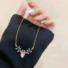 Laden Sie das Bild in den Galerie-Viewer, Glänzende Elch-Halskette Aus Titanstahl