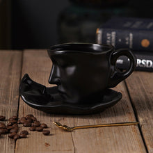 Laden Sie das Bild in den Galerie-Viewer, Kreative Exquisite Künstlerische Kuss-Kaffeetasse aus Keramik
