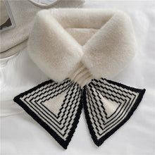 Laden Sie das Bild in den Galerie-Viewer, Süßer Warmer Plüschschal