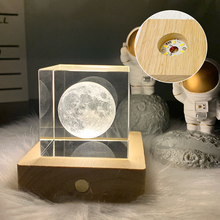 Laden Sie das Bild in den Galerie-Viewer, Zauberstern Mond Lampe