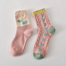 Laden Sie das Bild in den Galerie-Viewer, Rosafarbene Baumwollsocken mit Blumenmuster für Damen (5 Paar)