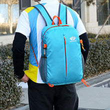 Laden Sie das Bild in den Galerie-Viewer, Faltbarer Rucksack