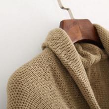 Laden Sie das Bild in den Galerie-Viewer, Strickjacke mit Knöpfen